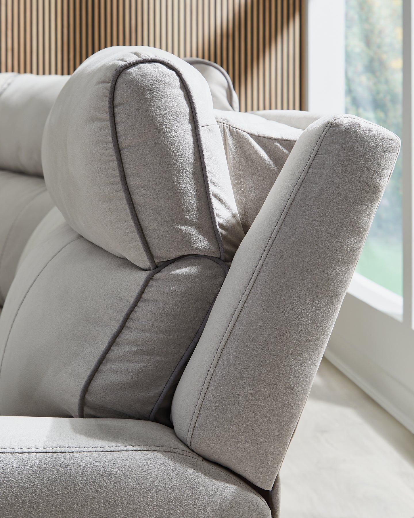 Social Pointe 5-Piece Power Reclining Sectional