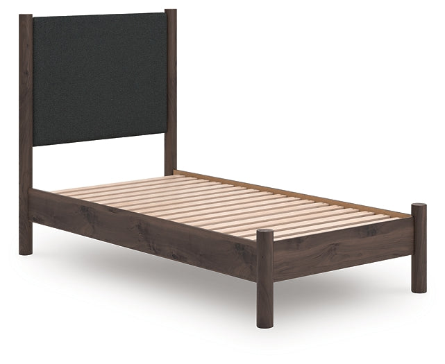 Pamytta  Upholstered Panel Platform Bed