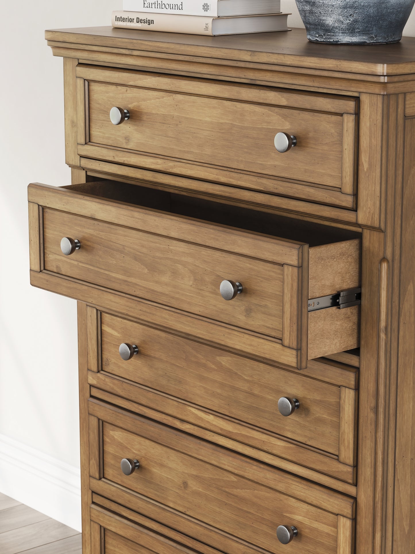 Feddinger Queen Panel Bed with Mirrored Dresser and Chest