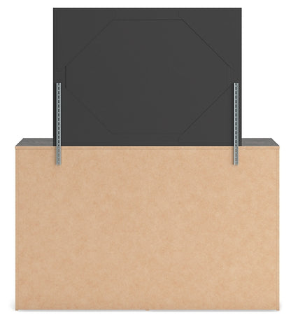 Hollivern King Panel Bed with Mirrored Dresser and Chest